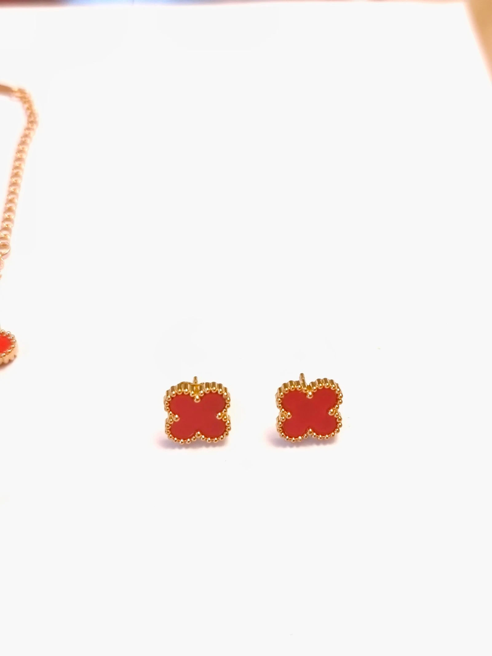 Conjunto de gargantilha, pulseira e brincos de trevo – photo 12